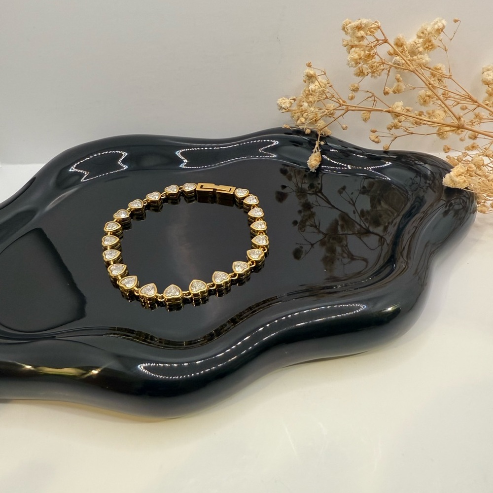 NEW 18K GOLD PLATED HEART TENNIS BRACELET – TIMELESS LOVE - Picture 4 of 4